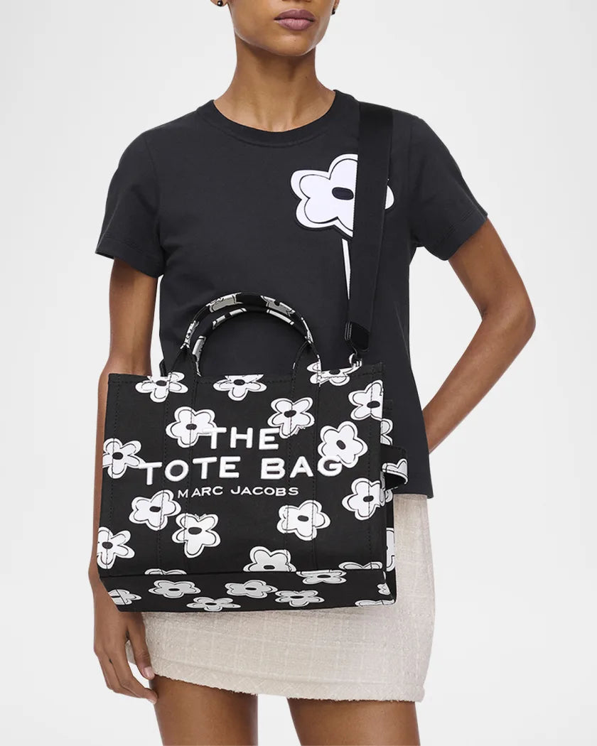 Marc Jacobs
The Medium Tote Bag